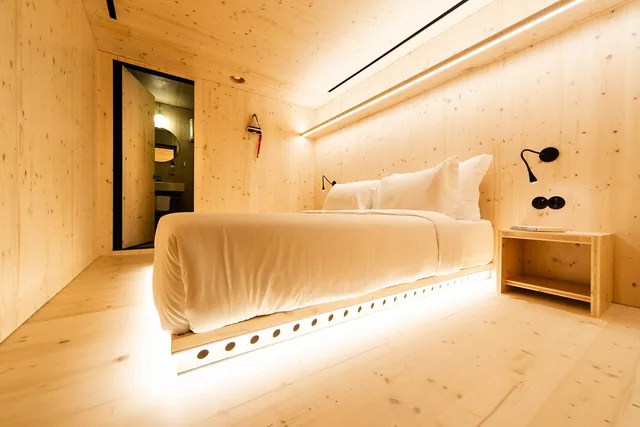 Book your room at the ZERO Box Lodge Porto HOTEL